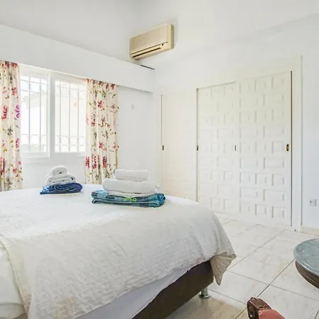 Gorgeous In With Wifi Holiday home *